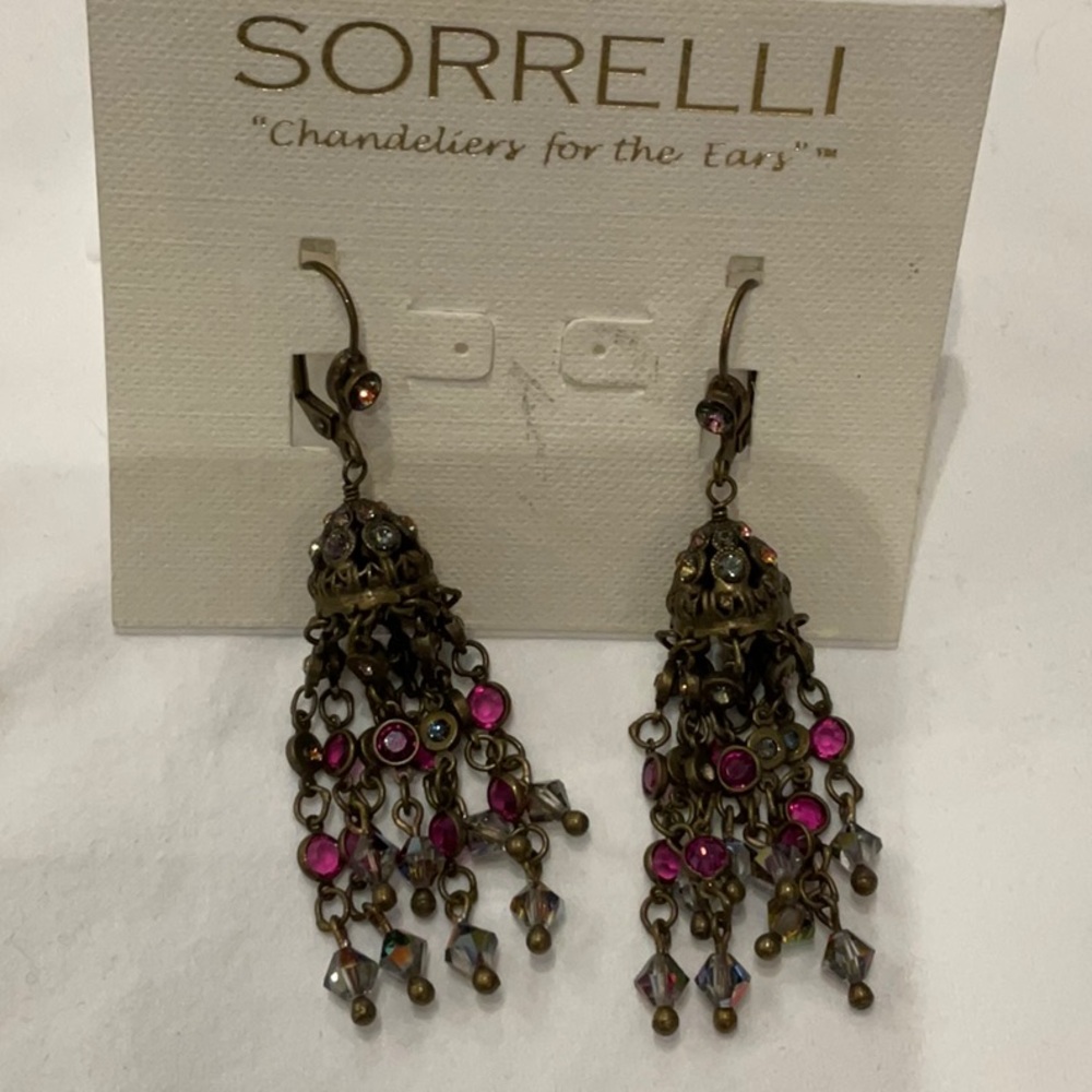 NWT Item #307 Sorrelli chandelier Earrings with Mesh duster bag